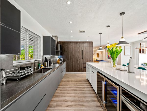 Gorgeous Vacation Rental with 5 Bedrooms & Pool