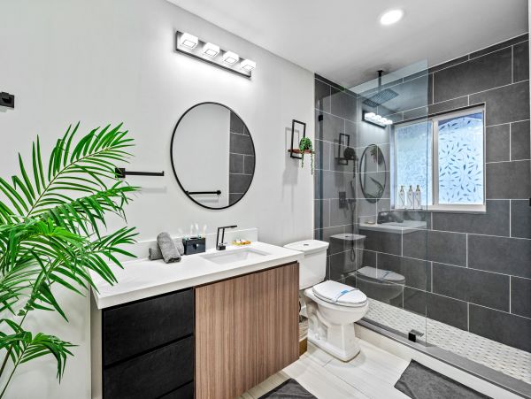 Gorgeous Vacation Rental with 5 Bedrooms & Pool