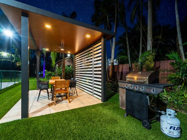 Gorgeous Vacation Rental with 5 Bedrooms & Pool
