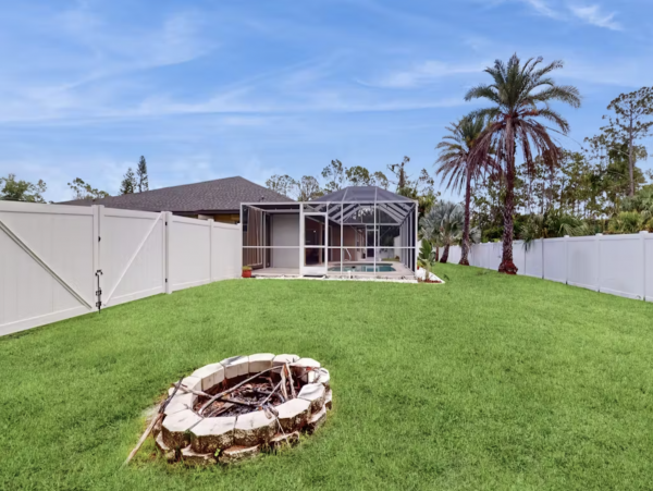 North Port Beautiful Home with Private Pool, Lanai & Pool Table