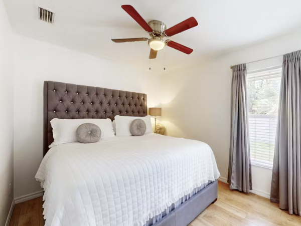 North Port Beautiful Home with Private Pool, Lanai & Pool Table