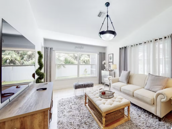 North Port Beautiful Home with Private Pool, Lanai & Pool Table