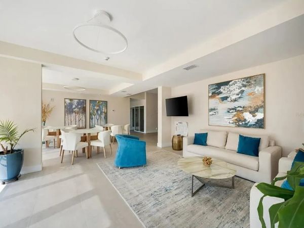 Beachfront Three Bedroom vacation Condo in Longboat Key