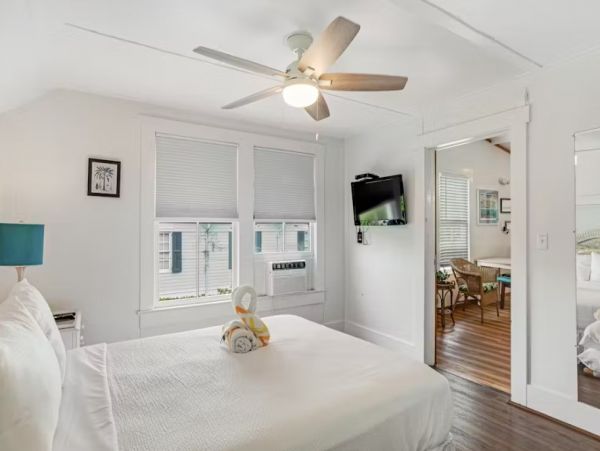 Key West Walk to Beach Three Condos Sleeps 14