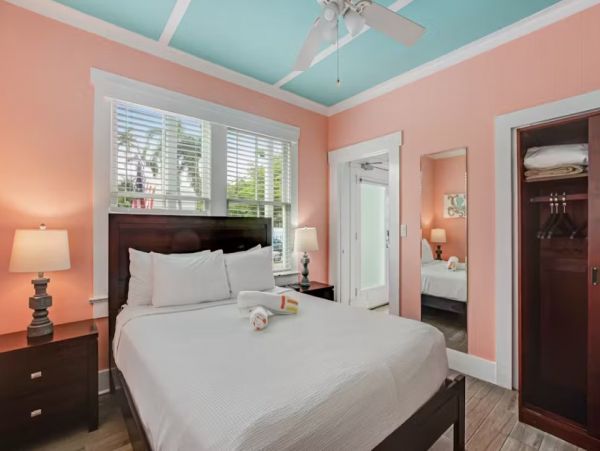 Key West Walk to Beach Three Condos Sleeps 14