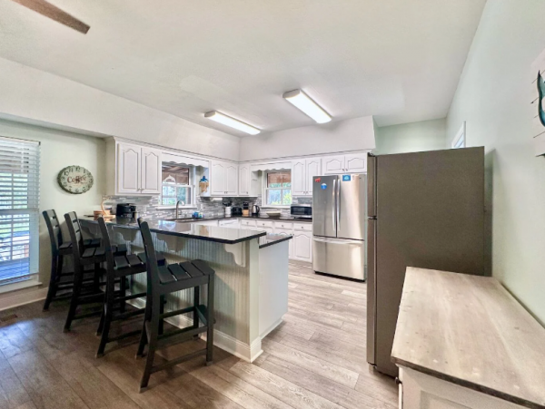 Spacious Vacation Rental with 6 Bedrooms & Pool