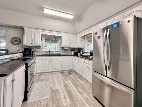 Spacious Vacation Rental with 6 Bedrooms & Pool