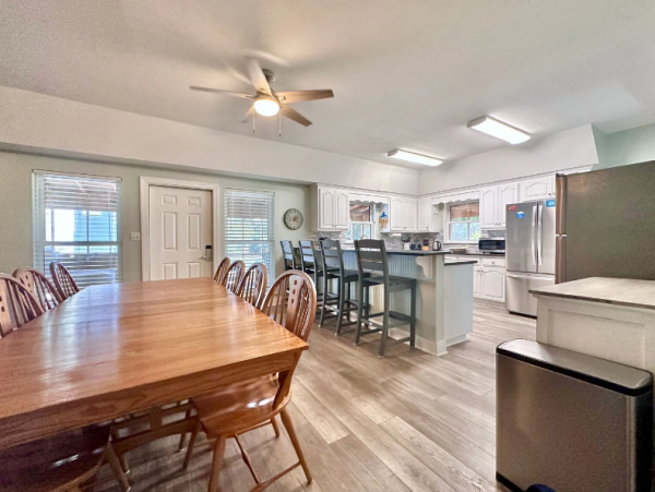 Spacious Vacation Rental with 6 Bedrooms & Pool