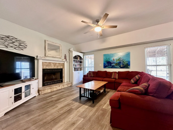 Spacious Vacation Rental with 6 Bedrooms & Pool