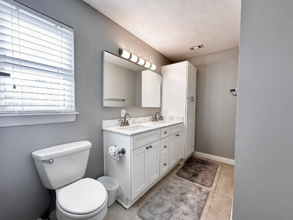 Spacious Vacation Rental with 6 Bedrooms & Pool