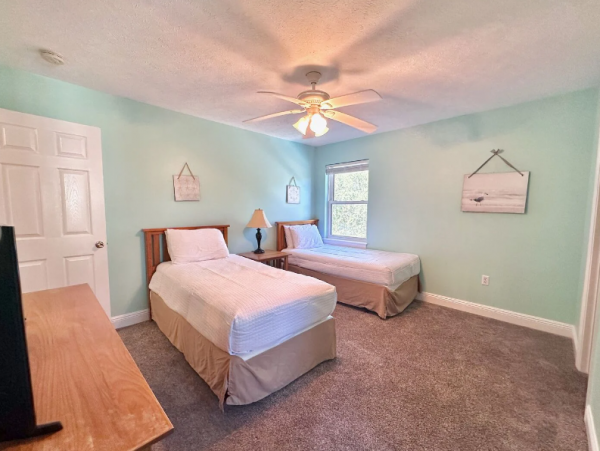 Spacious Vacation Rental with 6 Bedrooms & Pool