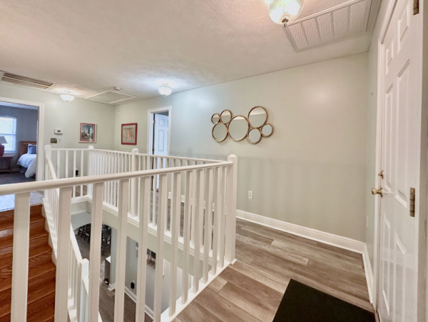 Spacious Vacation Rental with 6 Bedrooms & Pool