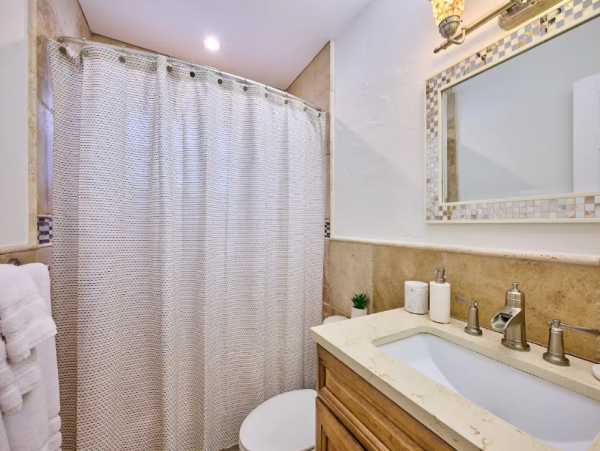 Exquisite Five Bedroom Vacation Rental with Canal Views