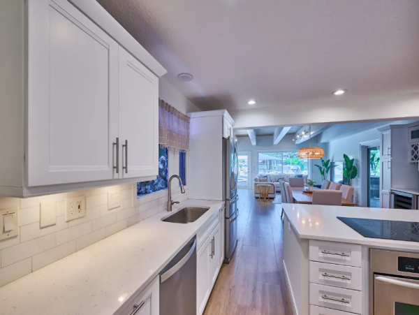 Exquisite Five Bedroom Vacation Rental with Canal Views