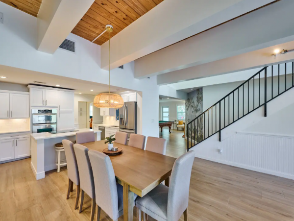 Exquisite Five Bedroom Vacation Rental with Canal Views