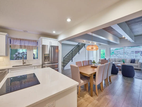 Exquisite Five Bedroom Vacation Rental with Canal Views