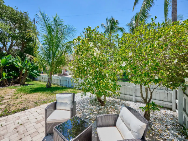 Exquisite Five Bedroom Vacation Rental with Canal Views