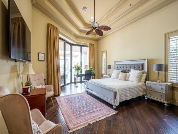 Exquisite Luxury Mansion with Spectacular Bay Views & Pool in Naples