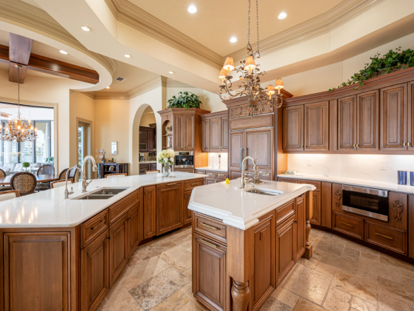 Exquisite Luxury Mansion with Spectacular Bay Views & Pool in Naples