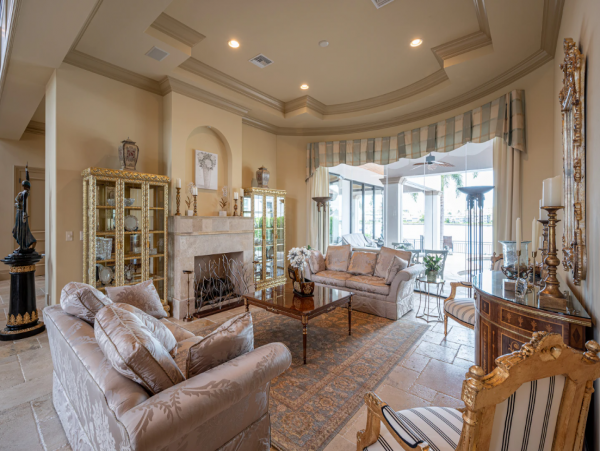 Exquisite Luxury Mansion with Spectacular Bay Views & Pool in Naples