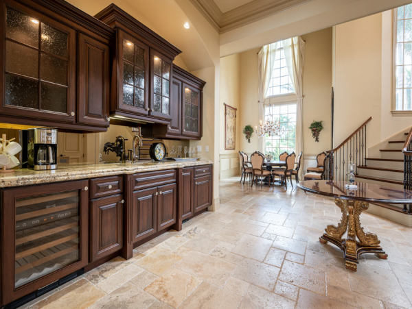 Exquisite Luxury Mansion with Spectacular Bay Views & Pool in Naples