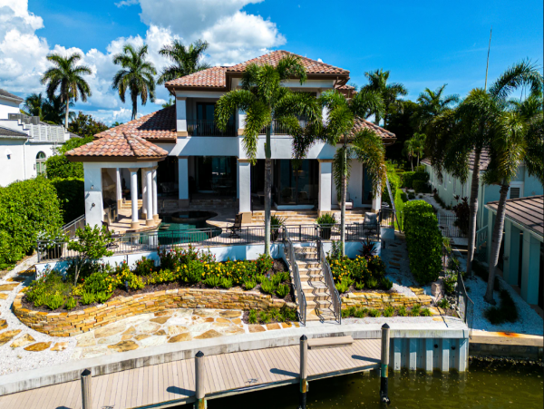 Exquisite Luxury Mansion with Spectacular Bay Views & Pool in Naples