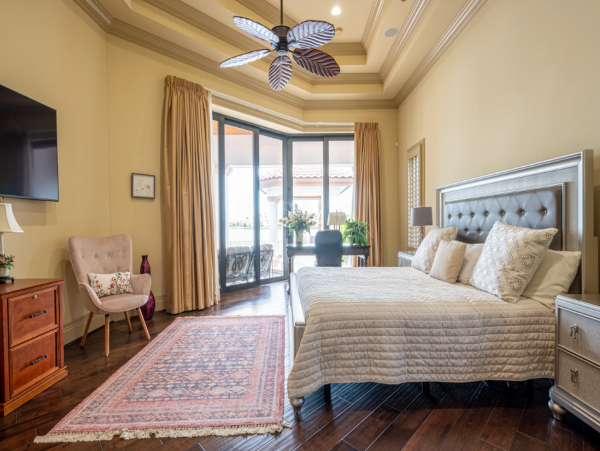 Exquisite Luxury Mansion with Spectacular Bay Views & Pool in Naples