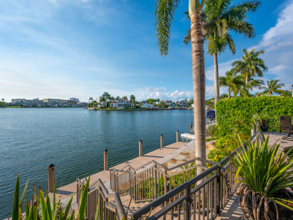 Exquisite Luxury Mansion with Spectacular Bay Views & Pool in Naples