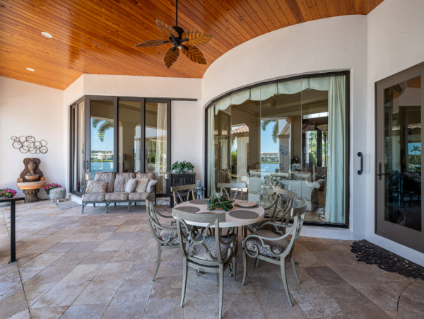 Exquisite Luxury Mansion with Spectacular Bay Views & Pool in Naples