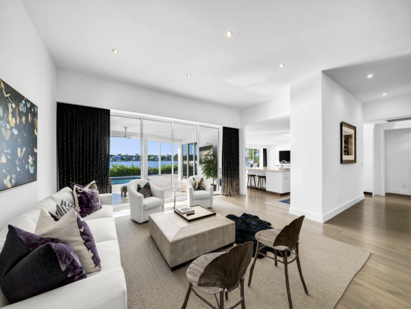 Luxury Villa with Private Pool & Beautiful Bay Views in Naples