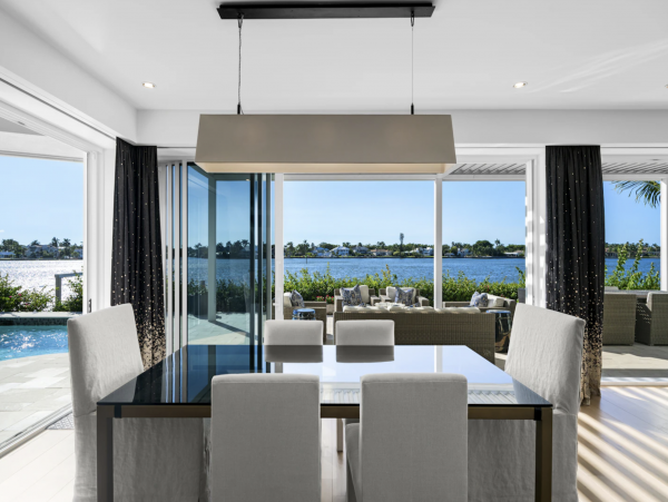 Luxury Villa with Private Pool & Beautiful Bay Views in Naples
