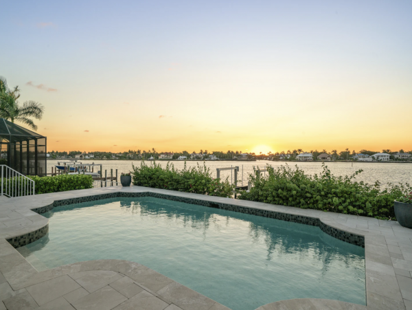 Luxury Villa with Private Pool & Beautiful Bay Views in Naples