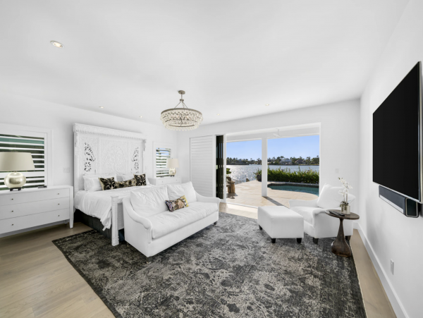 Luxury Villa with Private Pool & Beautiful Bay Views in Naples