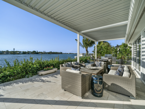 Luxury Villa with Private Pool & Beautiful Bay Views in Naples