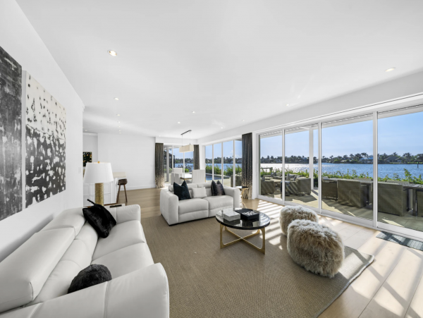 Luxury Villa with Private Pool & Beautiful Bay Views in Naples