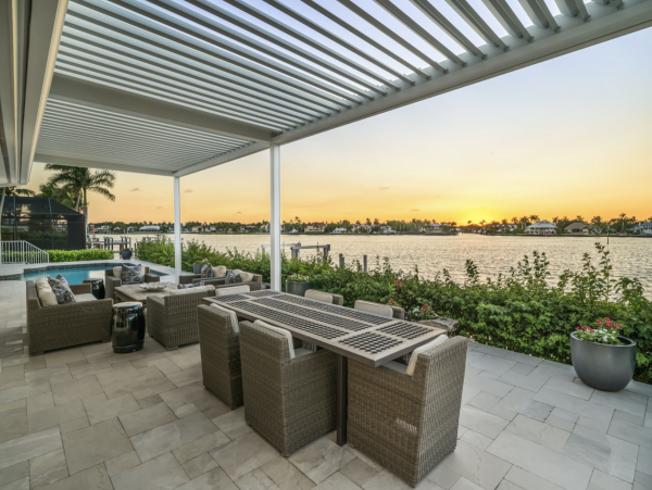 Luxury Villa with Private Pool & Beautiful Bay Views in Naples