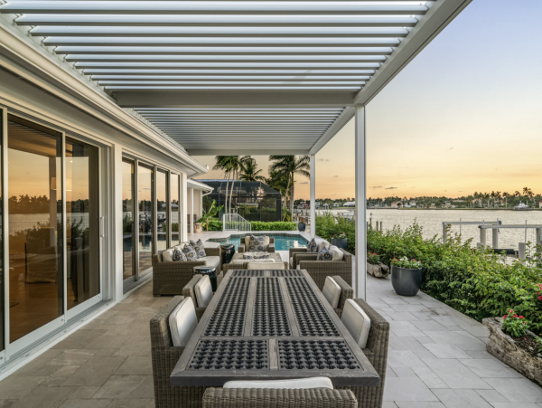 Luxury Villa with Private Pool & Beautiful Bay Views in Naples