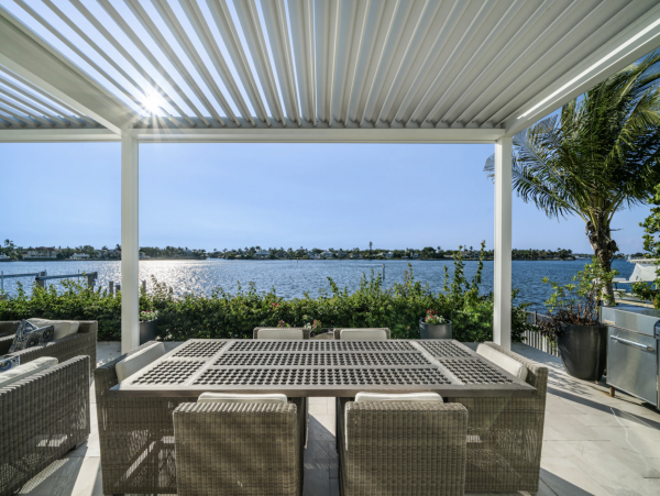 Luxury Villa with Private Pool & Beautiful Bay Views in Naples