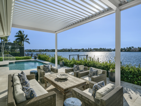 Luxury Villa with Private Pool & Beautiful Bay Views in Naples