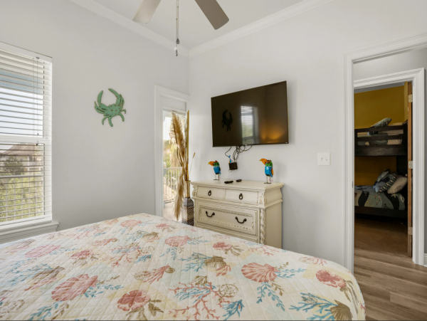 Spacious 6-BR Destin Vacation Rental with Lagoon Pool Views