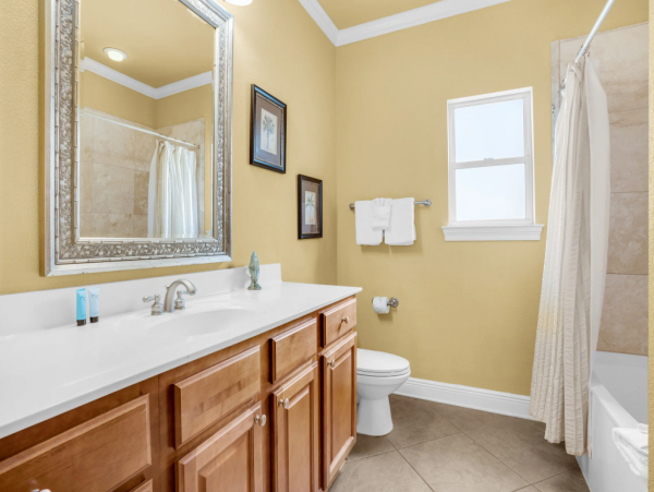 Spacious 6-BR Destin Vacation Rental with Lagoon Pool Views