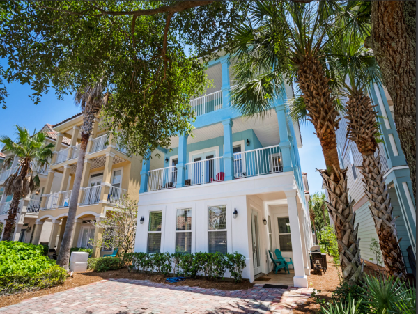 Spacious 6-BR Destin Vacation Rental with Lagoon Pool Views