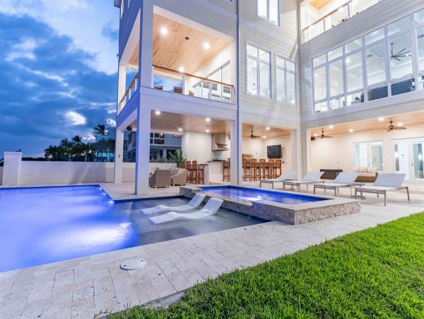 Islamorada Oceanfront Six Bedroom Vacation Rental Home