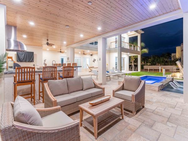 Islamorada Oceanfront Six Bedroom Vacation Rental Home