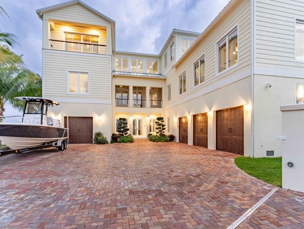 Islamorada Oceanfront Six Bedroom Vacation Rental Home