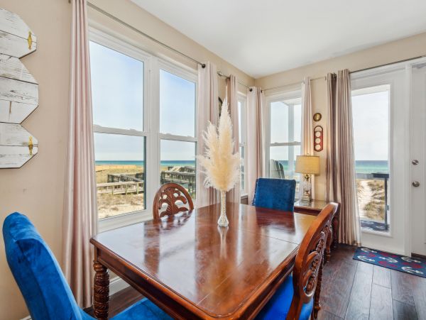 Stunning Gulf Views fron this Lovely Vacation Rental