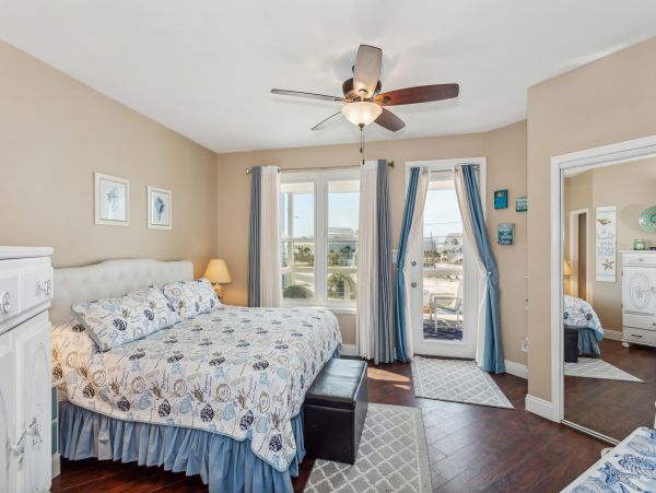 Stunning Gulf Views fron this Lovely Vacation Rental