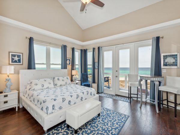 Stunning Gulf Views fron this Lovely Vacation Rental