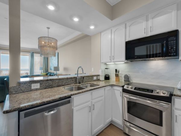 Spacious Vacation Rental with Full Ocean Views
