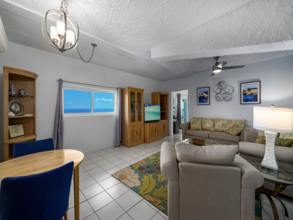 St. Thomas 4-Bdrm Retreat Shared Pool & Amazing Ocean Views